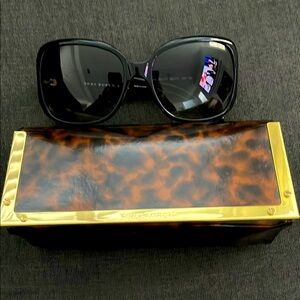 Tory Burch Black Sunglasses with Bold Frames and Dark Lenses